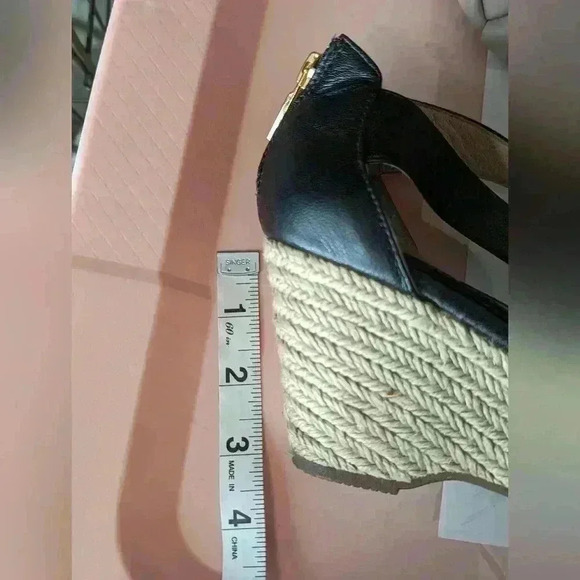 Sofft Strappy Wedge Sandals Black Leather Upper Comfort Shoes Size  5W - Picture 13 of 14